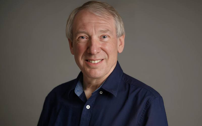Top Entrepreneurs Disrupting Their Industries - Robin Hills
