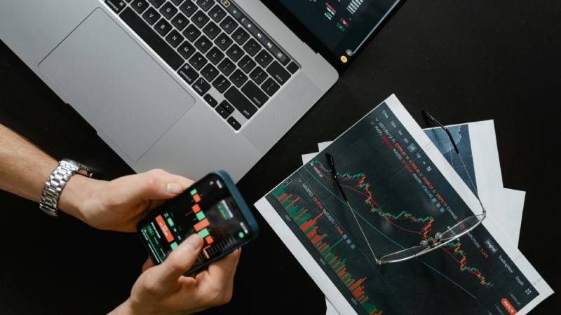 What Does the US Economy Tell Us About the Stock Market?

